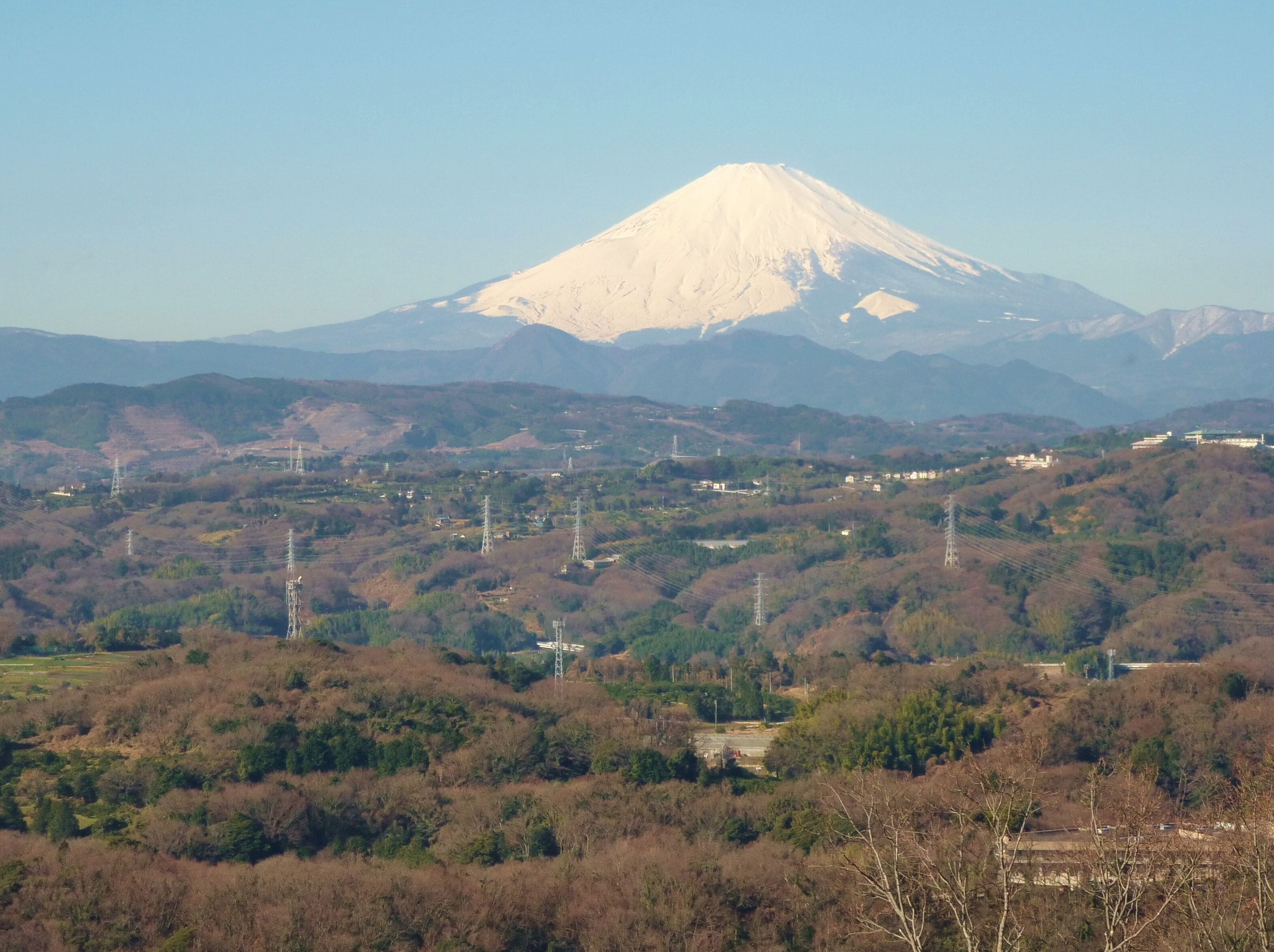 湘南平より望む富士山と大磯丘陵（神奈川県平塚市・大磯町）
