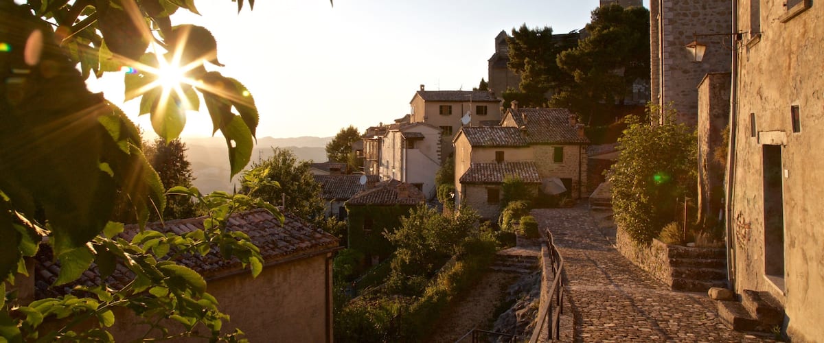 San Leo Hotel Guide