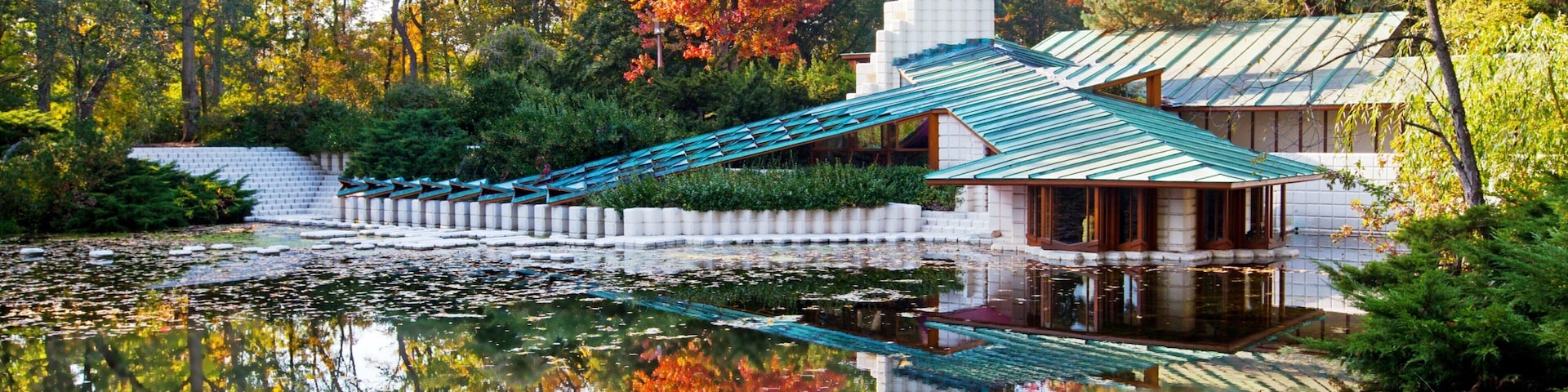 Midland mostrando cores do outono, um parque e um lago