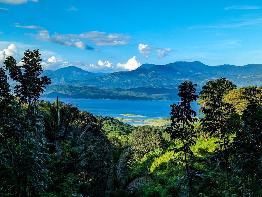 The scenic Pantabangan lake, an artificial lake found in the namesake town in the province of Nueva Ecija, Philippines.