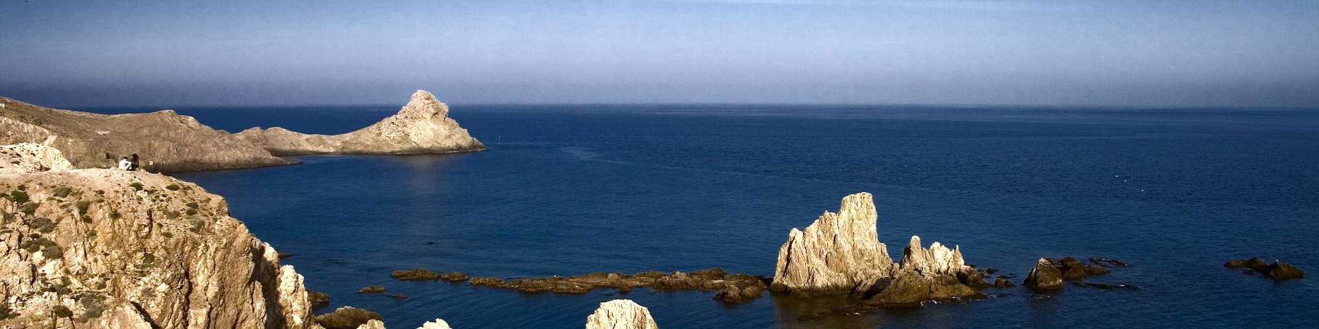 Cabo de Gata, Almería. Se puede ver en: www.villadeayora.es/blog/2010/04/consejos-de-viaje-a-alme... travel.fanpage.it/spagna-del-sud-le-foto-di-un-angolo-di-...