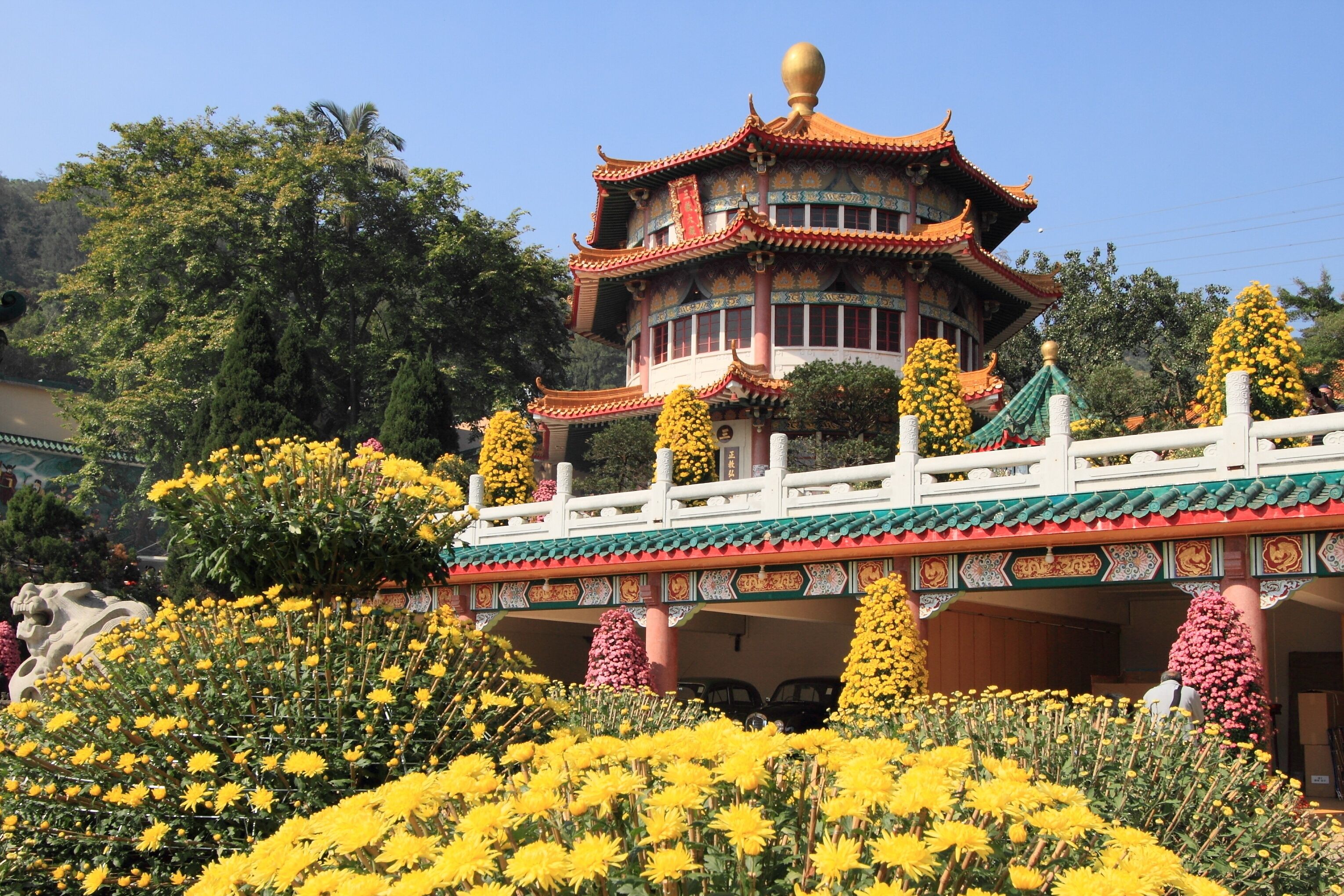 Chinese garden of Yuen Yuen Institute temple