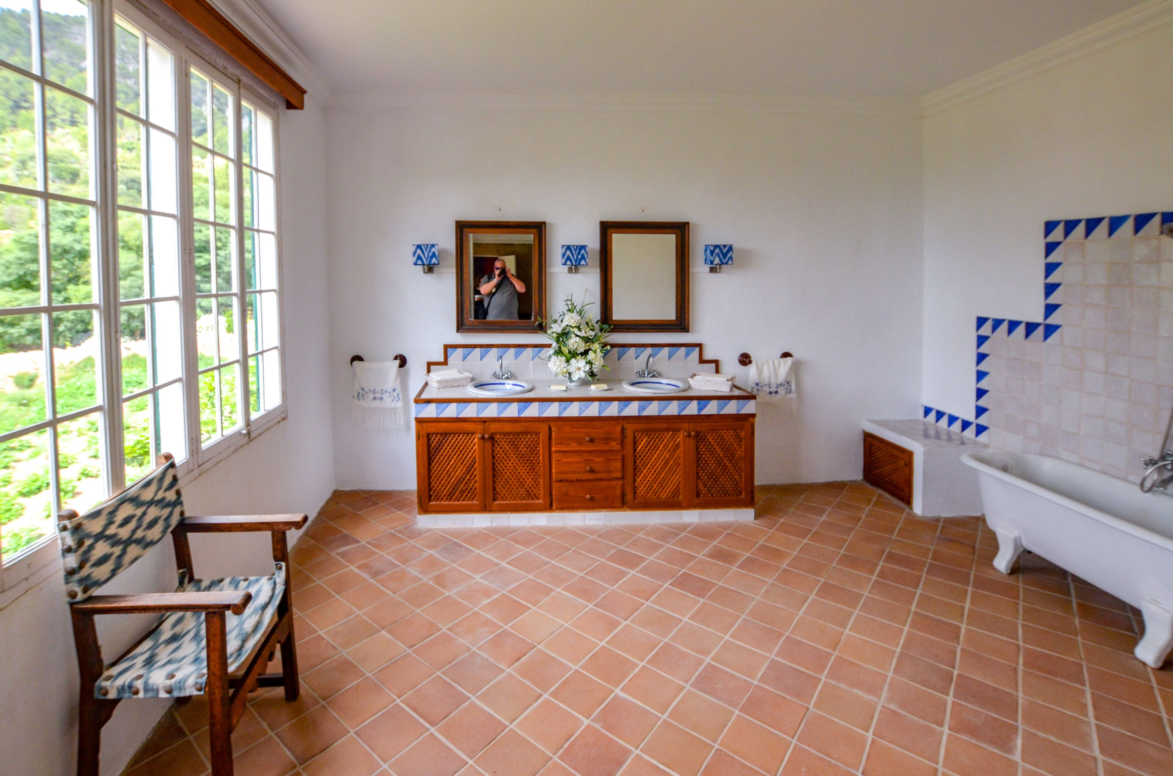 Inside the beautiful house which can be toured, included with entrance to the gardens. Queens bathroom.
