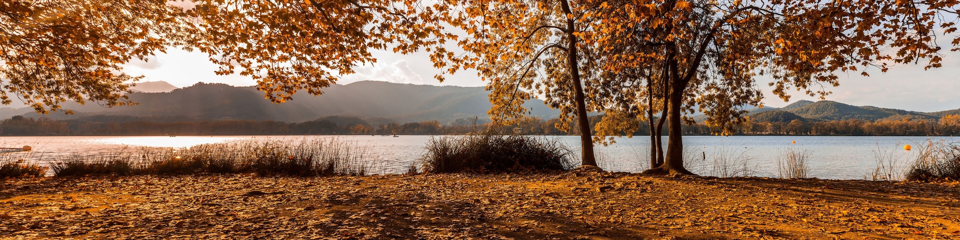 Lake of banyoles in Catalonia, Spain in the fall
