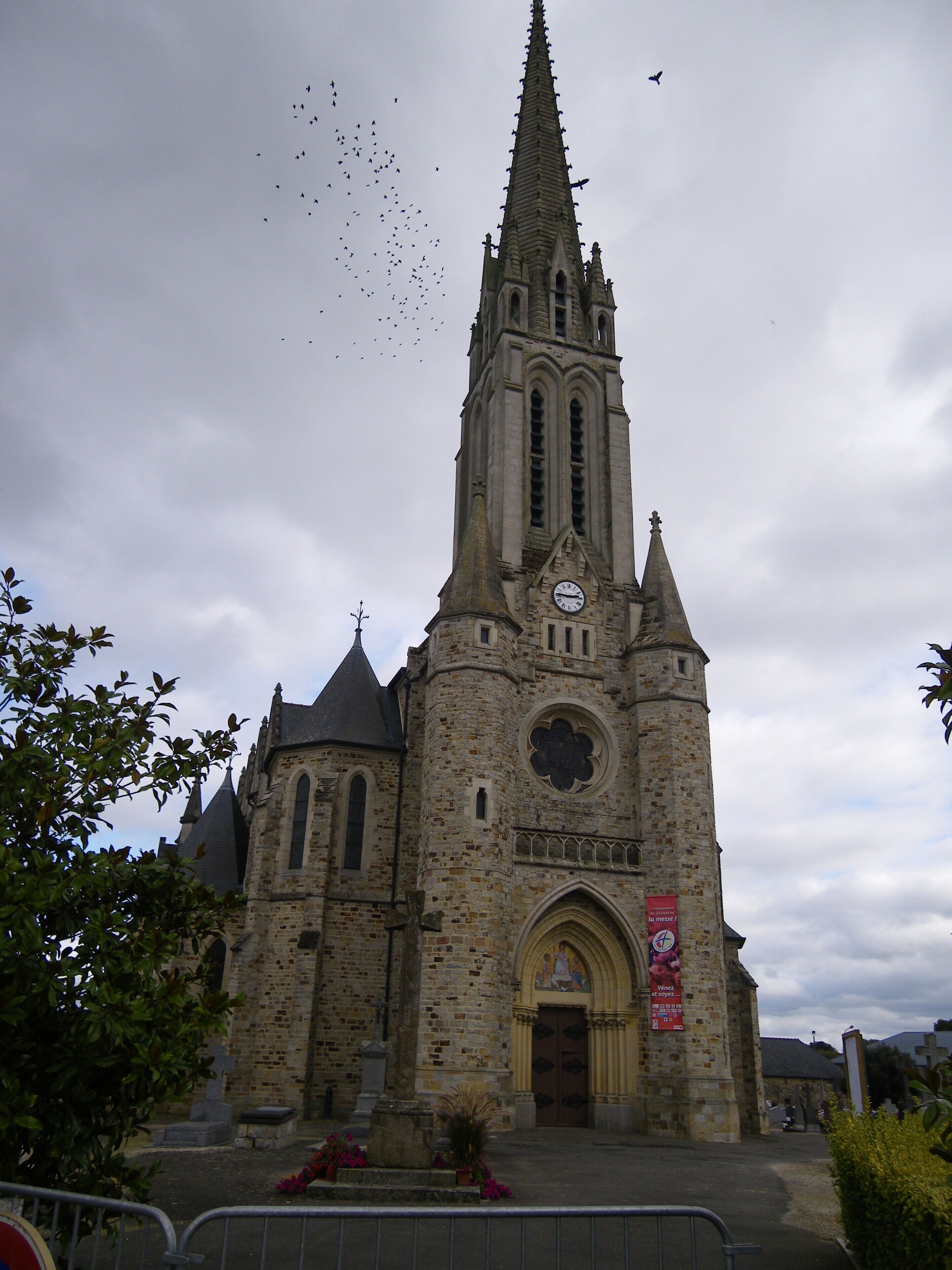 l'eglise d'etrelles