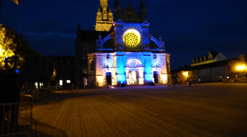 la basilique de ste anne d'auray juillet 2013