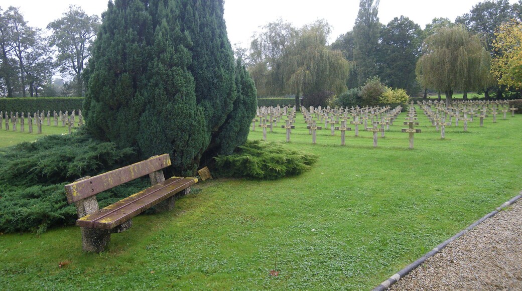 cimetiere militaire 2eme guerre mondiale a ste anne d'auray