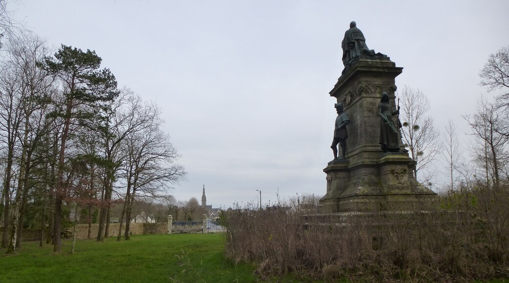 le monument du comte de chambord a ste anne d'auray