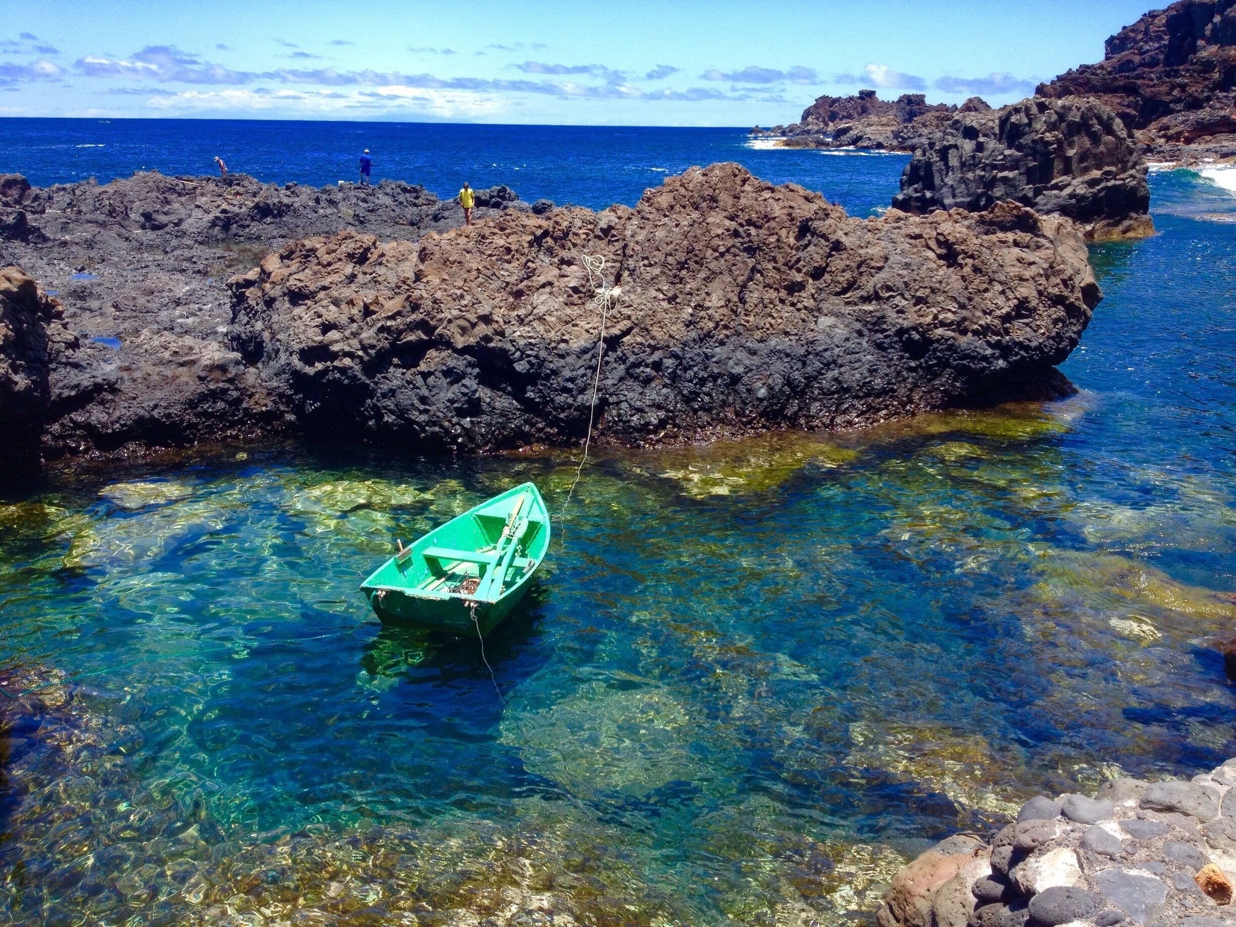 The magic island of el Hierro offers peace & serenity. Blue and turquoise waters and volcanic lava creating great contrast. #hiking #colorful #waterlust 