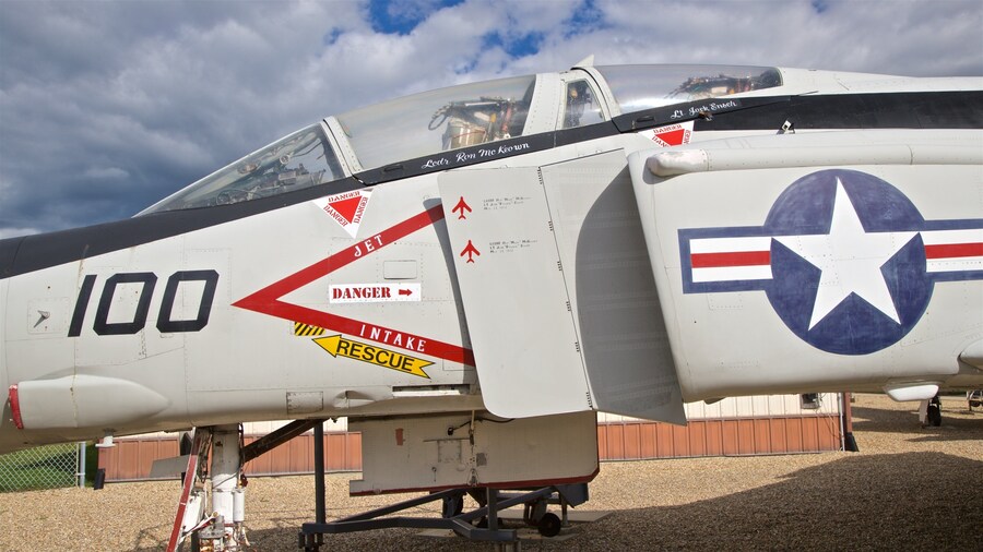 草原航空博物館 设有 軍事收藏品 和 航機