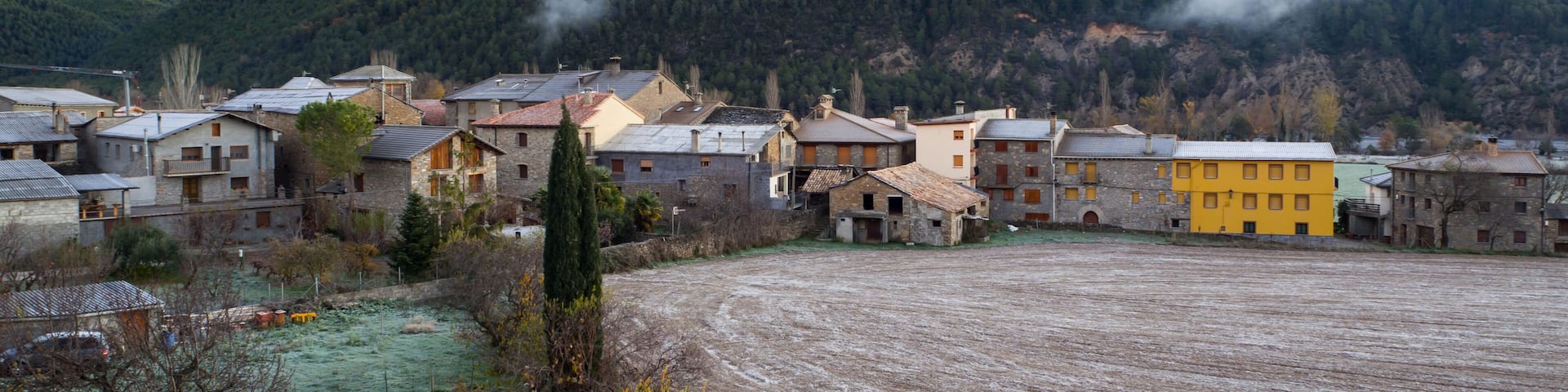 río Cinca pasando por el pueblo de Labuerda en Huesca, España, Diciembre de 2016 OLYMPUS CAMERA DIGITAL