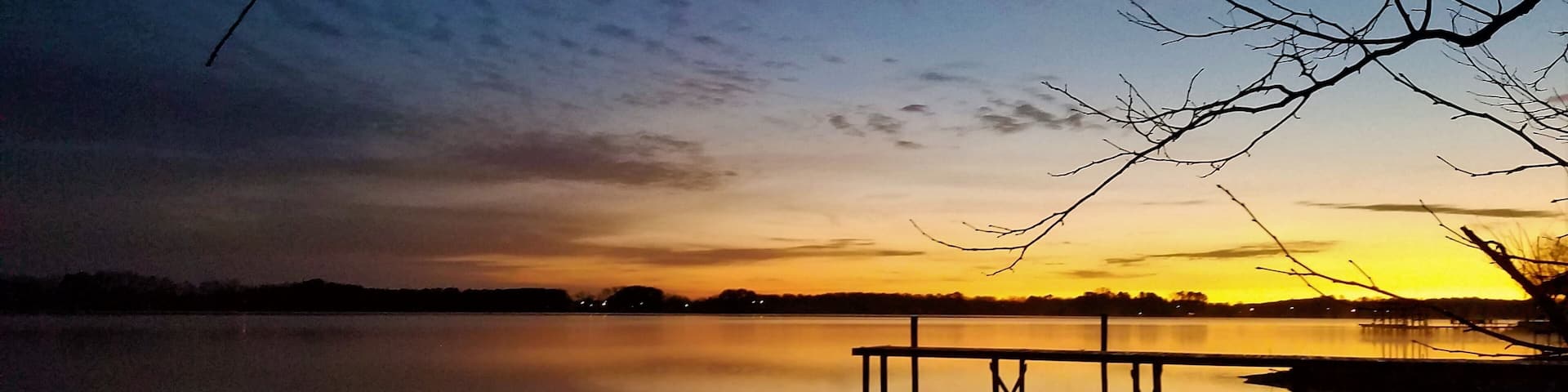 Sunrise on Lake Weiss