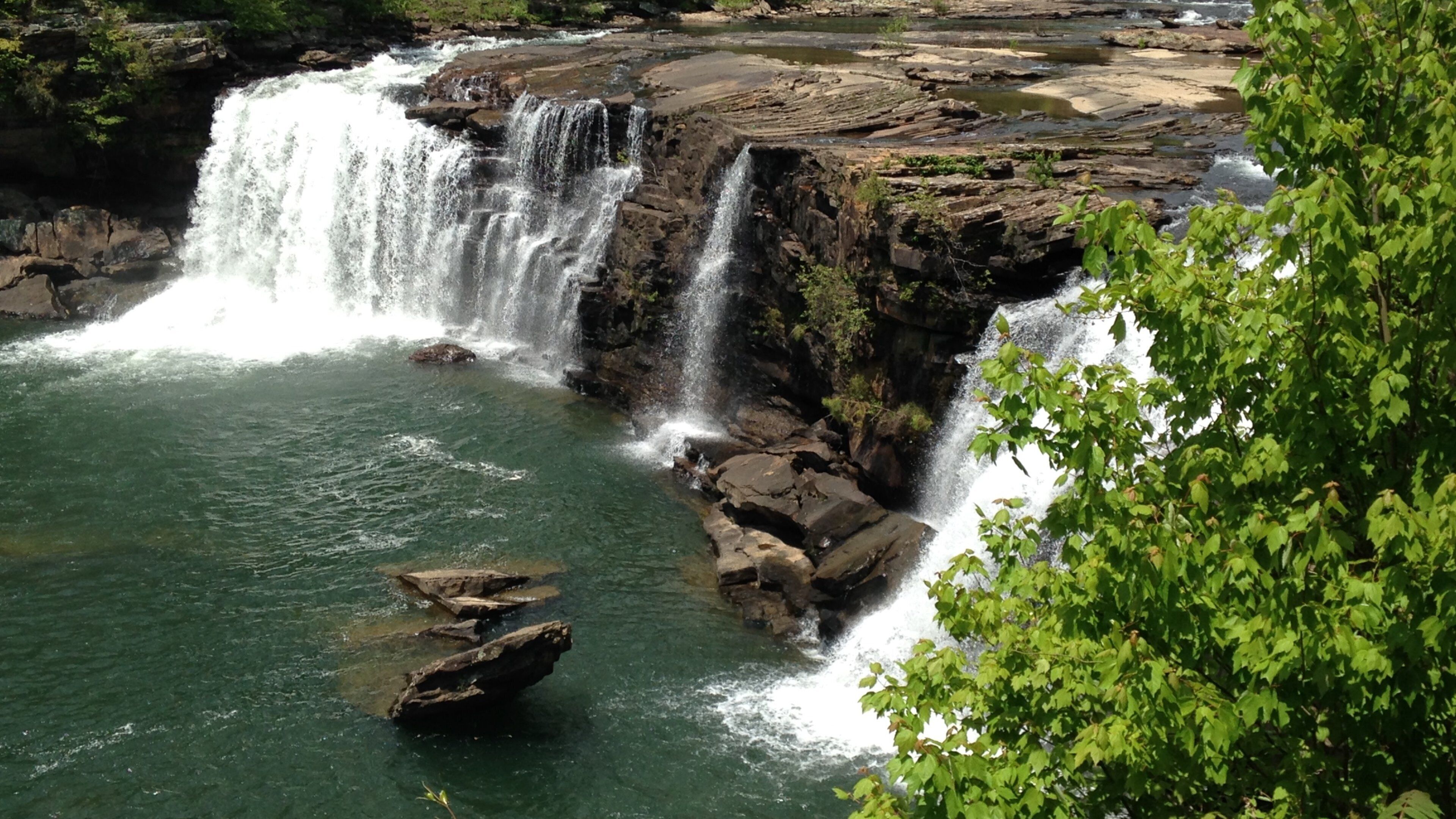 Little River Canyon National Preserve showing a river or creek and a cascade