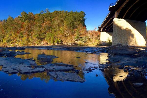 This area is a hidden gem of NE Alabama. It consists of a few waterfalls in the area, great hiking in the 12 mile canyon, and outlooks for days. You'll most likely have the whole place to yourself if you go on a weekday. Even weekends aren't packed. #hiking #nationalpark #camp #weekendgetaway #roadtrip #colorful #Alabama #hike #river #USA