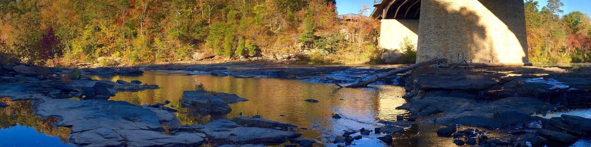 This area is a hidden gem of NE Alabama. It consists of a few waterfalls in the area, great hiking in the 12 mile canyon, and outlooks for days. You'll most likely have the whole place to yourself if you go on a weekday. Even weekends aren't packed. #hiking #nationalpark #camp #weekendgetaway #roadtrip #colorful #Alabama #hike #river #USA