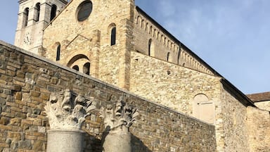 Entrance fee 3 EURO into the basilica