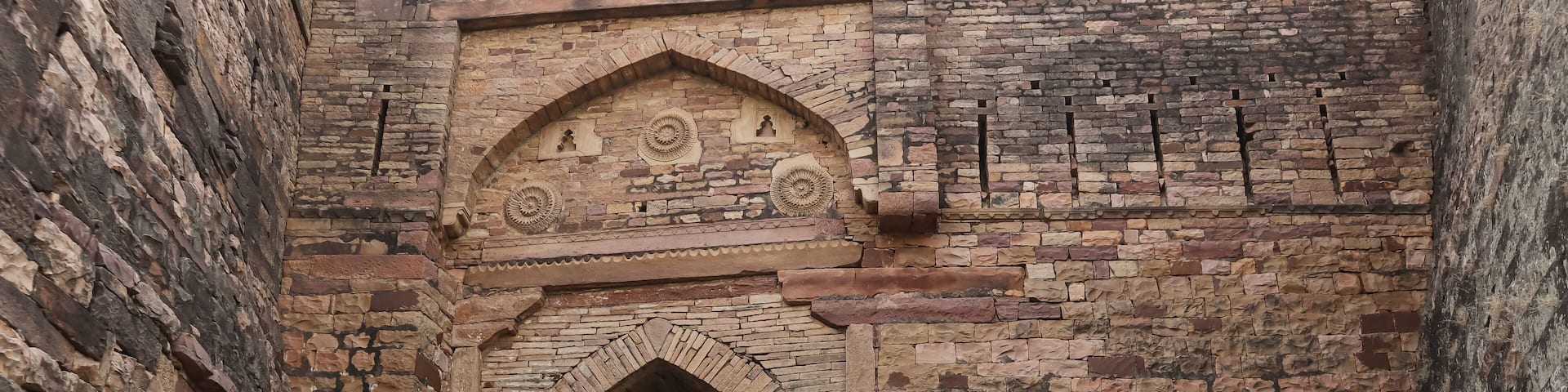 India, Madhya Pradesh, Chanderi, Ruin Palace and Fortress of Kirti Durg Fort, It was Built By Pratihara King Kirti Pal in 11th Century.