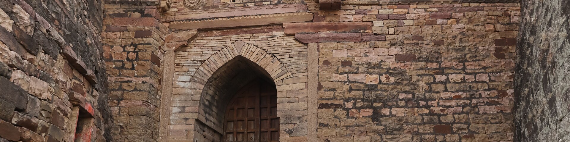 India, Madhya Pradesh, Chanderi, Ruin Palace and Fortress of Kirti Durg Fort, It was Built By Pratihara King Kirti Pal in 11th Century.