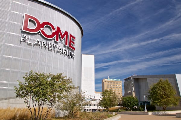 Peoria Riverfront Museum das einen Beschilderung