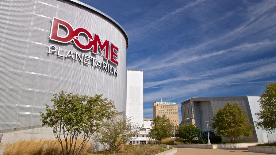 Peoria Riverfront Museum caracterizando sinalização