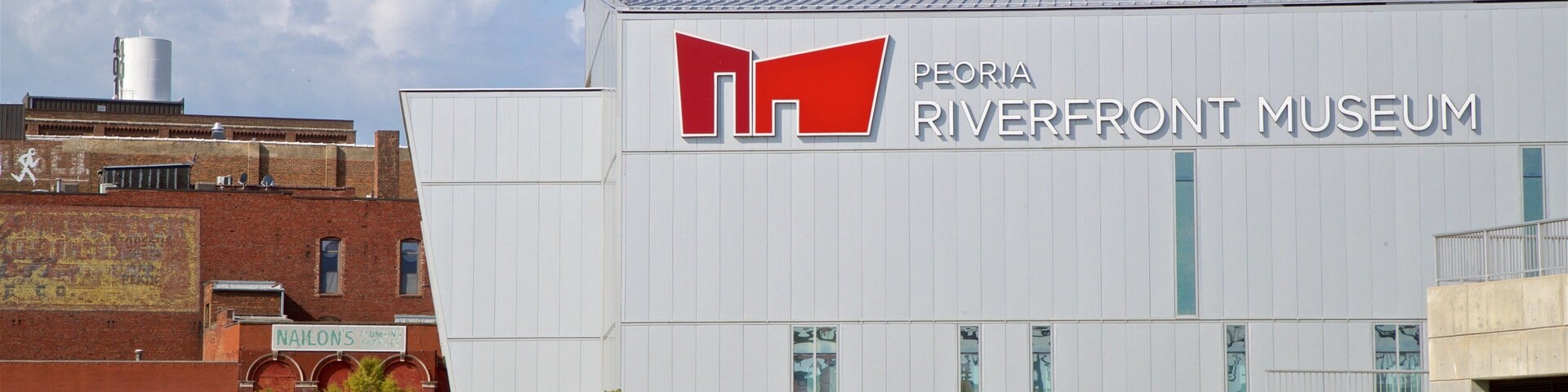 Museo Peoria Riverfront Museum mostrando señalización