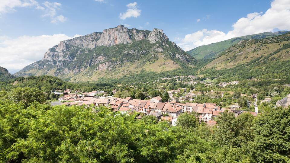 Village des Cabannes dans les Pyrenees en Ariege