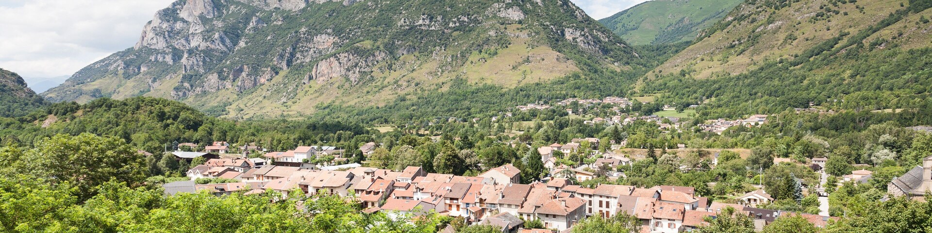 Village des Cabannes dans les Pyrenees en Ariege