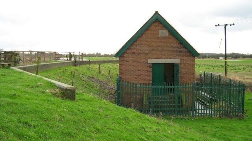 Pump house for Carlton Ings Pumping into the River Aire today