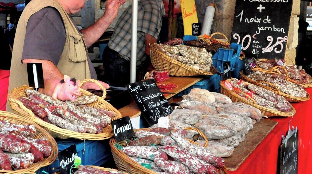 The heart of this fabulous 14th century town is its market square. On Wednesdays and Saturdays the market is held in the ancient covered market and in summer it spills out into the surrounding streets. #market