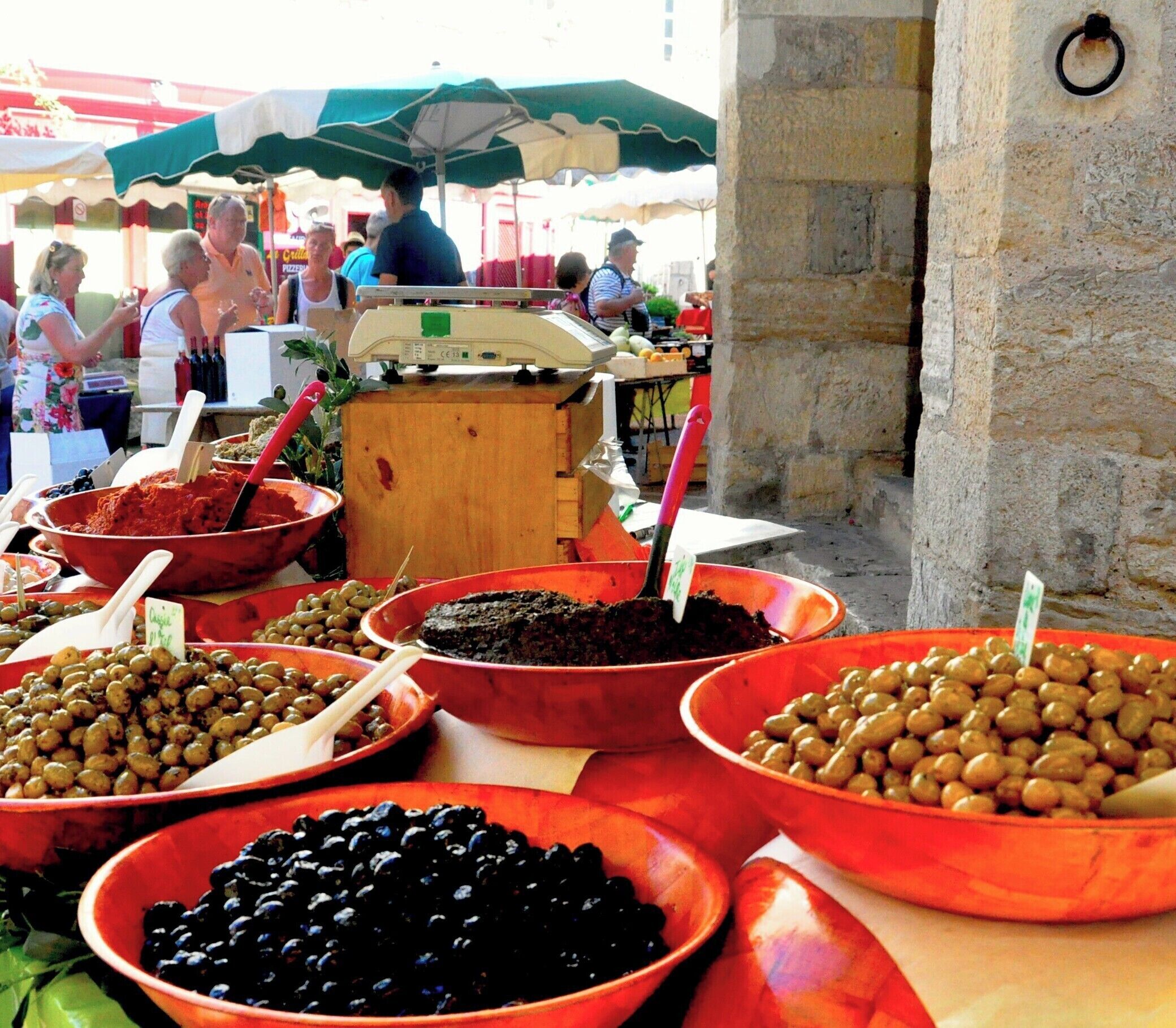 The heart of this fabulous 14th century town is its market square. On Wednesdays and Saturdays the market is held in the ancient covered market and in summer it spills out into the surrounding streets. #market