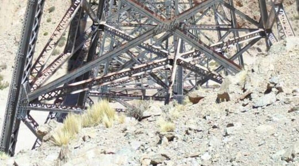 viaducto la polvorilla creado por el ingeniero Mauris.