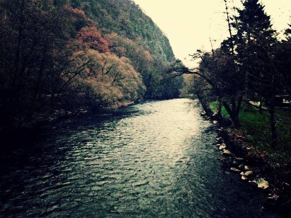Le piétonnier qui rejoins aywaille à remouchamps. Quelques kilomètres le long de l'Amblève. 


🌲 💟 🇧🇪 Wallonie 