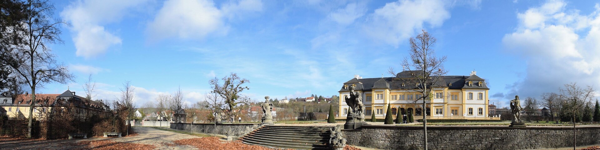 Schloss Veitshöchheim Panorama Westfassade 4