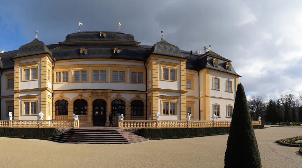 Schloss Veitshรถchheim Panorama Westfassade 1