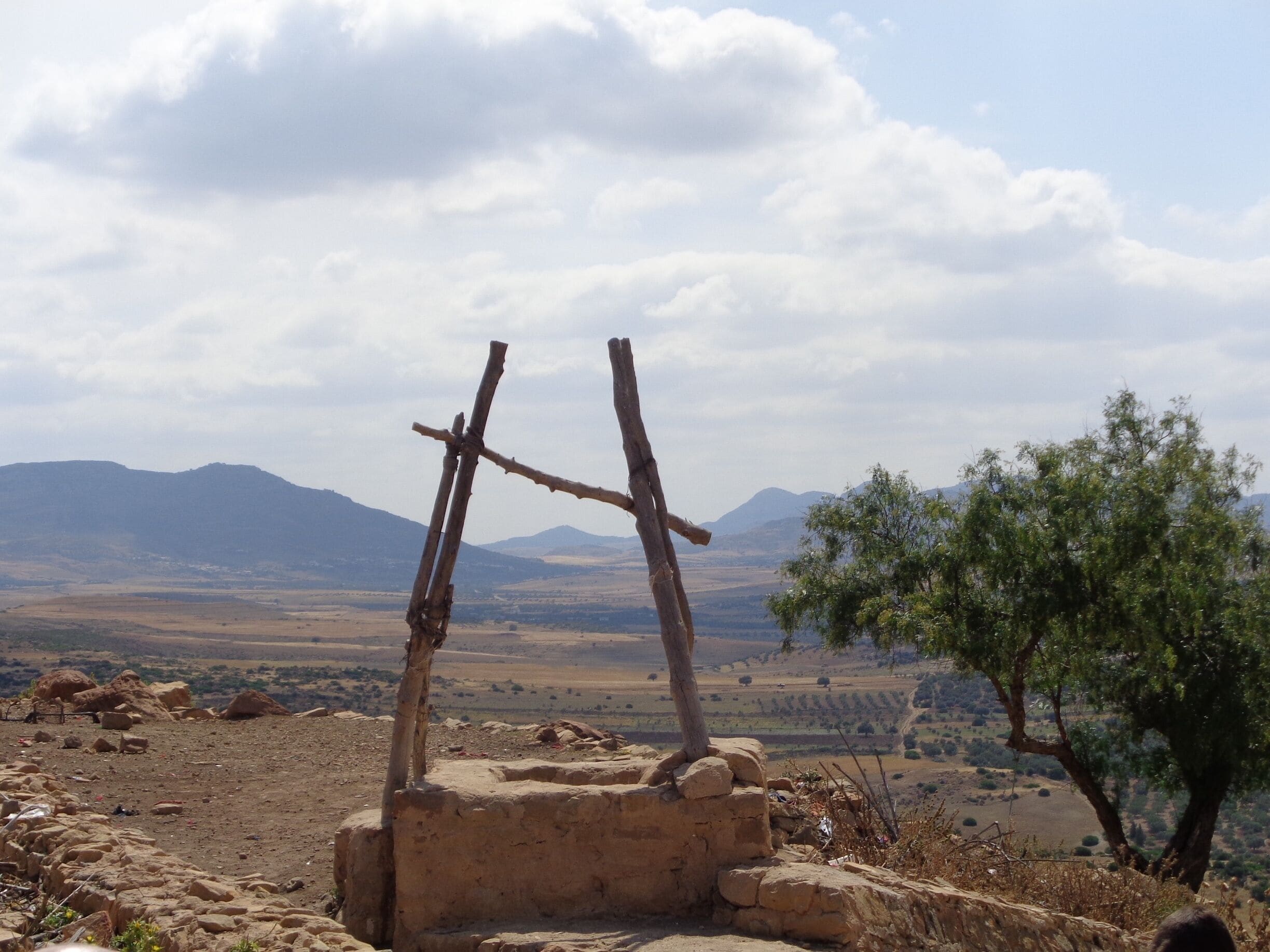 Berber Village of Takrouna

Absolutely mind blowing. Such a different way of life. A true eye opener. 

"Once in a while it really hits people that they don't have to experience the world in the way they have been told to."- Alan Keightley