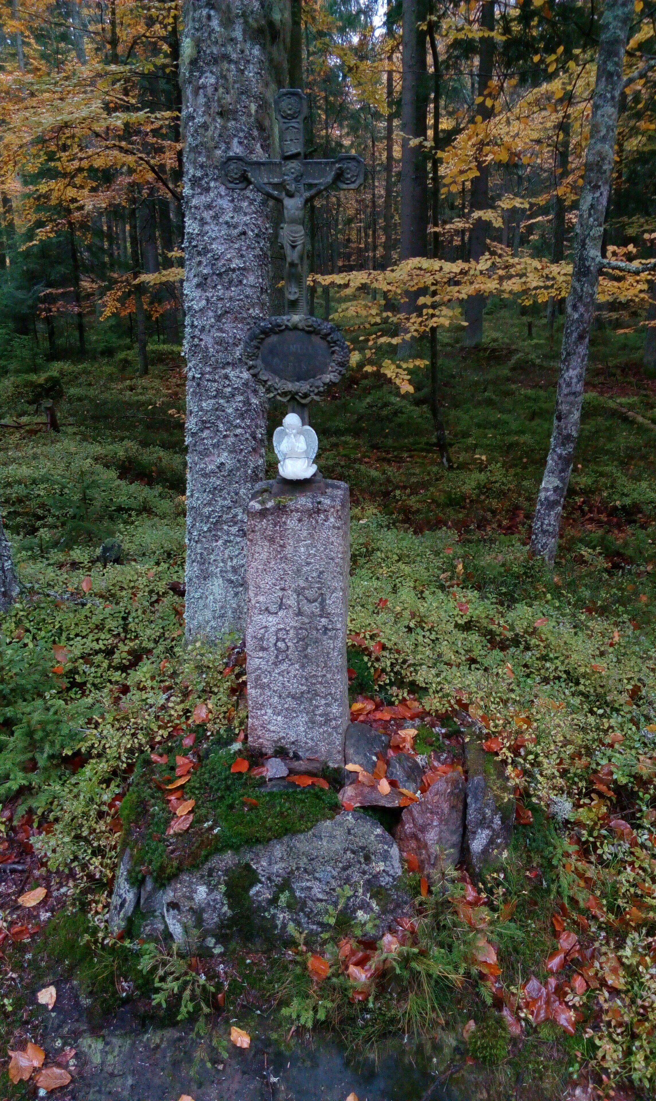 Rokyta, Czech republic, wayside cross at the path to Horní Hrádky