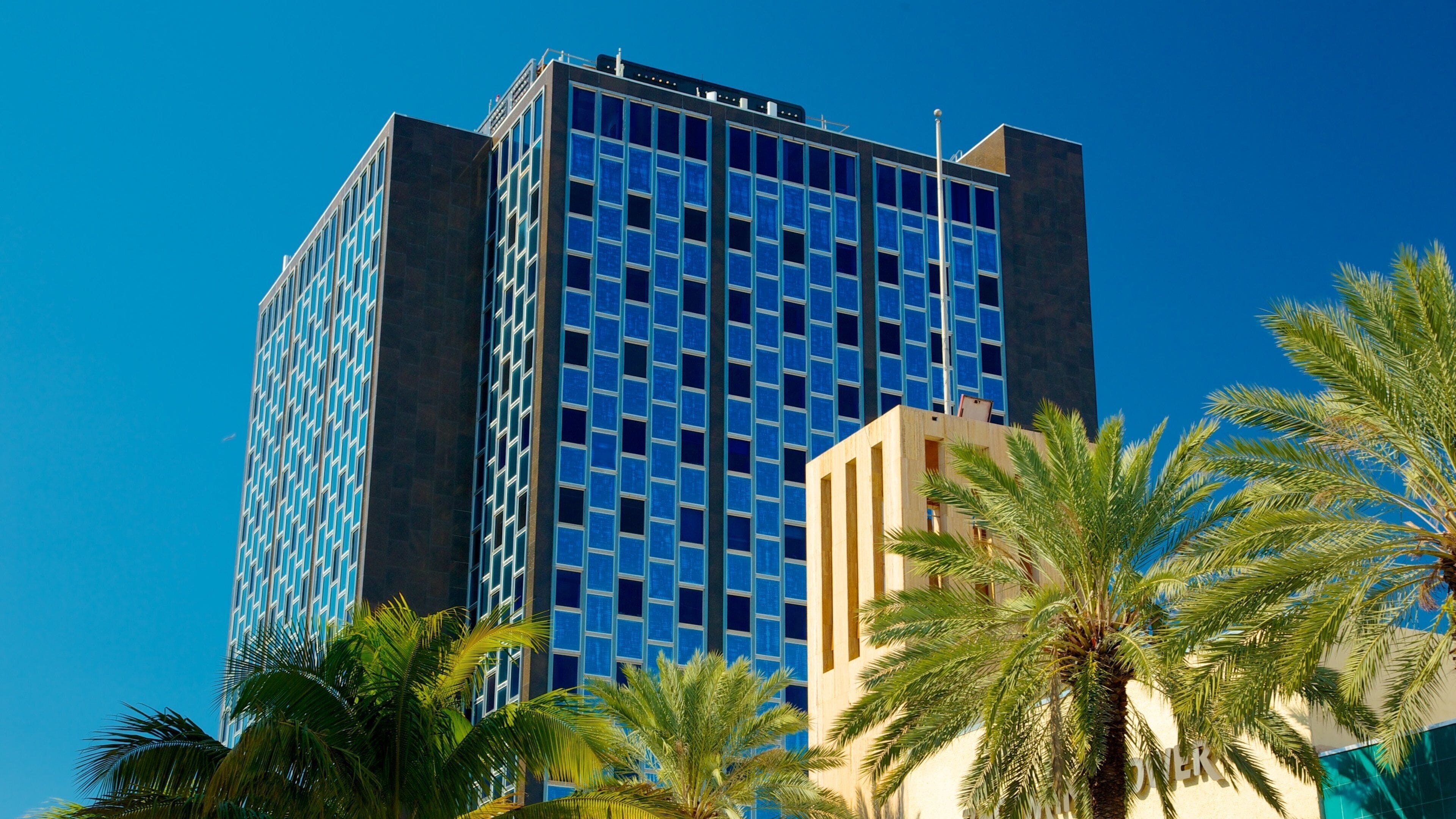 Lincoln Road Mall showing modern architecture and a skyscraper