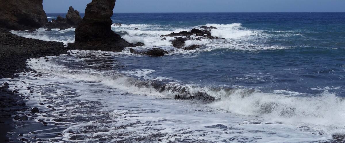Wild beach (Hermigua - La Gomera)
#beach #canaryislands
August 2018 - Sony RX100