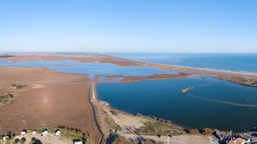 Grand panorama de l'étang de pissevache à Fleury d'Aude en Occitanie.