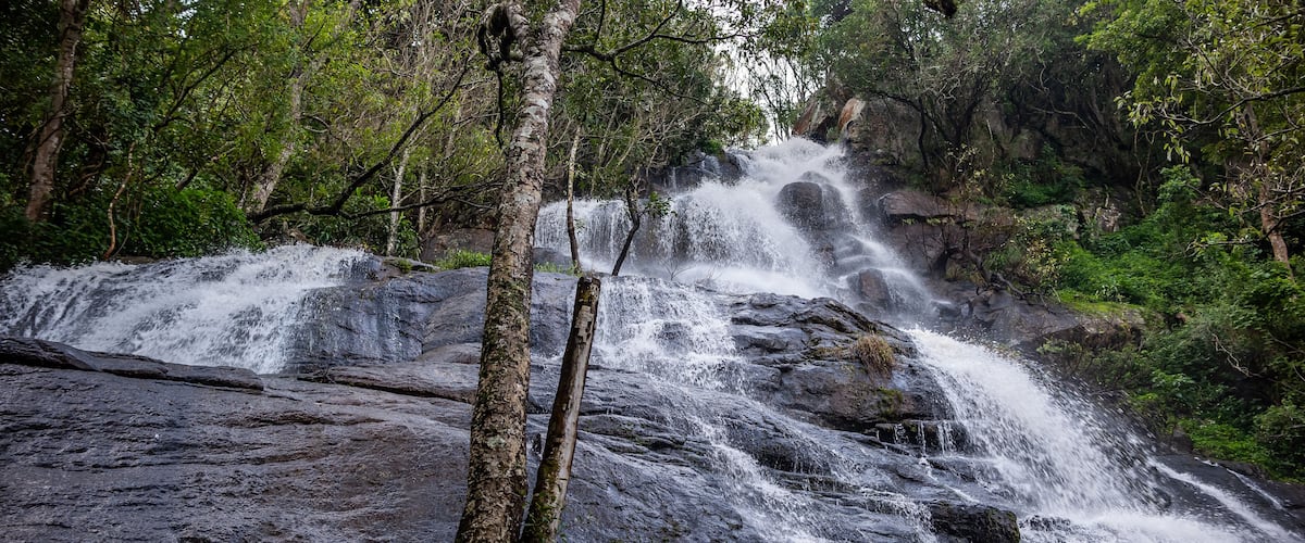 A nice view of Kiliyur Falls. Kiliyur Falls is a waterfall in the Shervaroyan hill range in the Eastern Ghats, Tamil Nadu, India.