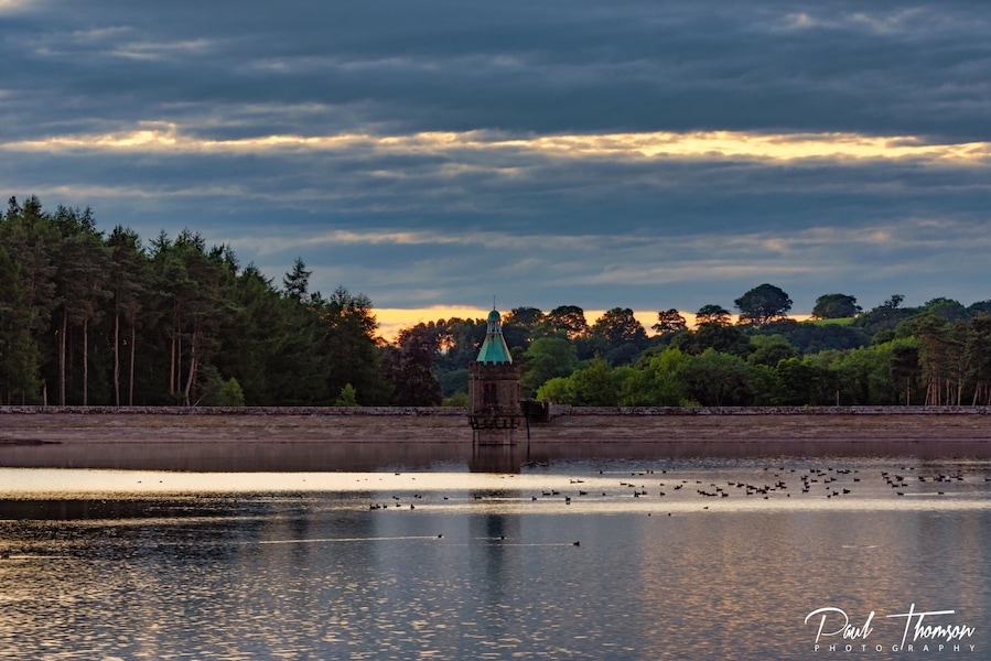 Castle Carrock Reservoir sunset!
Check out the accompanying Vlog on my YouTube channel here
👇👇👇👇👇👇👇👇
https://goo.gl/VJgaiD
Great location with an ancient oak tree and superb views onto the fells this place is great to visit!
#Cumbriaguide #Cumbria #uk #CastleCarrock #srbphotographic #3leggedthing
#hiking
#uk