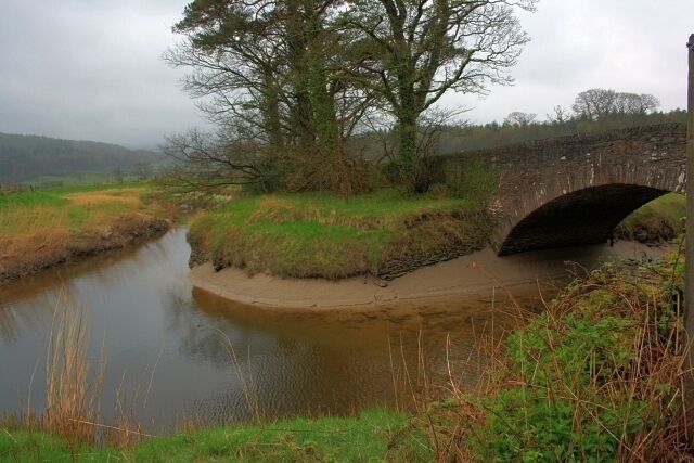 River Pool at Low Tide According to the OS map the tidal limit ends at this bridge carrying the Causeway but a tide mark is clearly visible upstream.