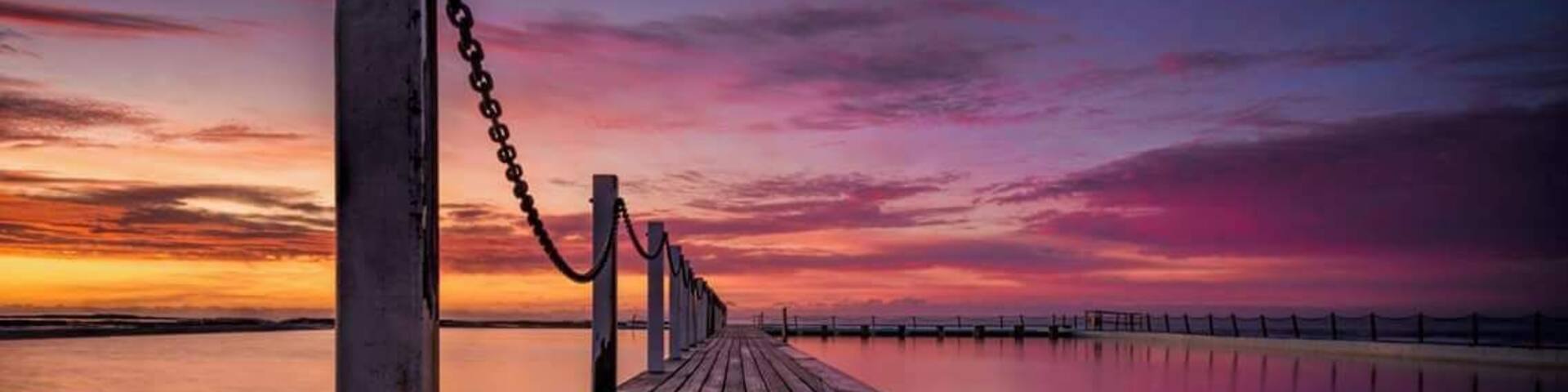 Although exceptionally chilly, the shoes of Sydney are going off with color at the moment. Beautiful North Narrabeen beach was stunning this morning and is a stunning place to spend time on a crisp early morning