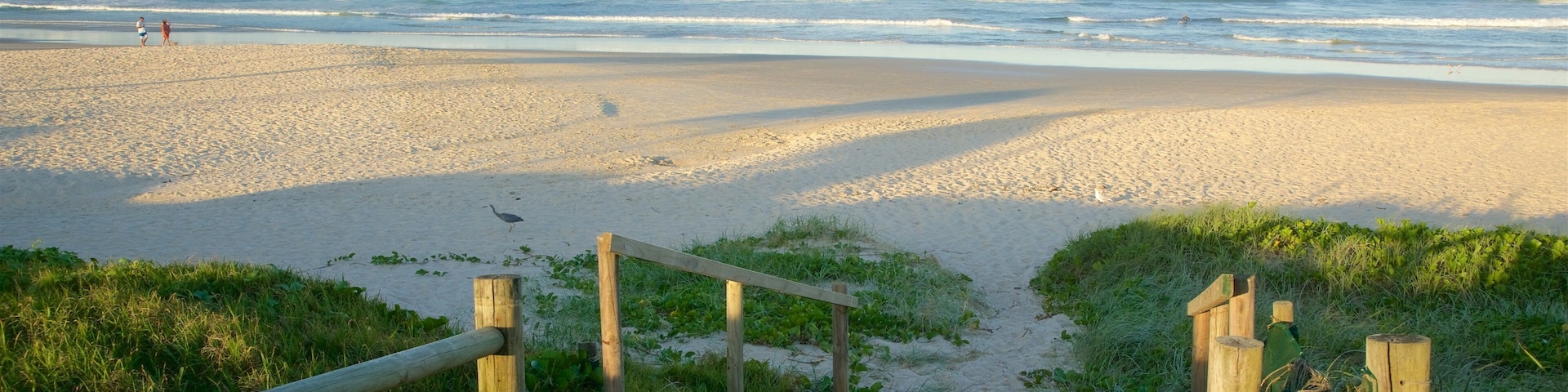 Lennox Head que inclui uma praia de areia