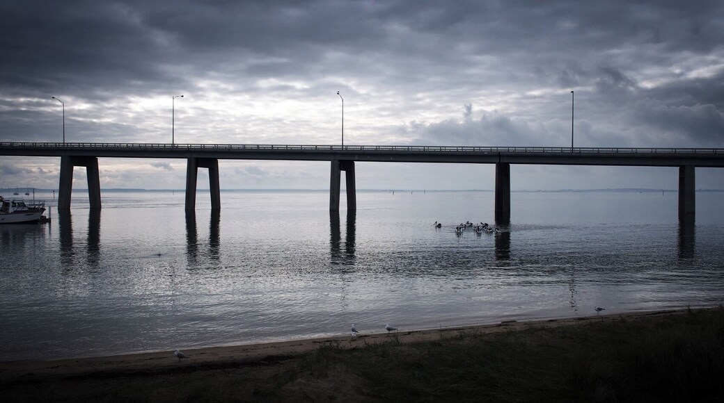 The bridge that links the mainland to Phillip Island.