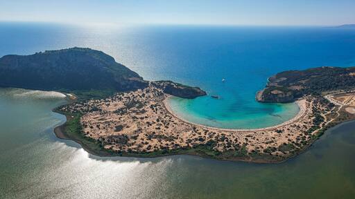 皮洛斯內斯特拉斯