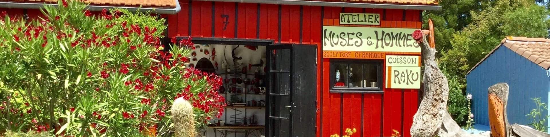There are a lot of these beautiful coloured beach huts at the port of Chùteau d'Oléron.