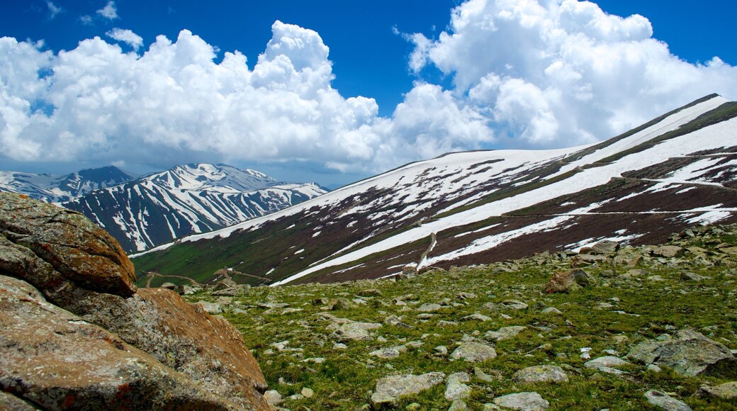 Gulmarg caratteristiche di vista del paesaggio, neve e montagna