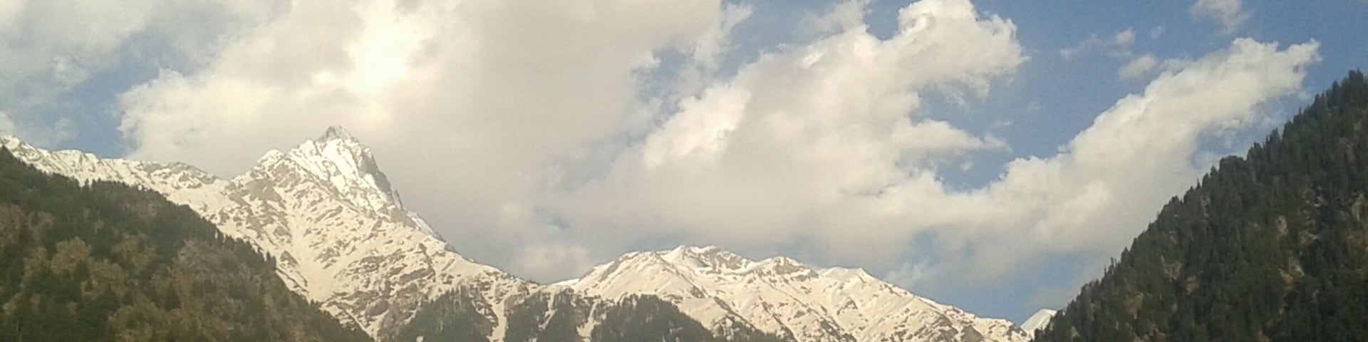 And it's not even winter...its the onset of summer,but the peaks never disappoint anyone..:)