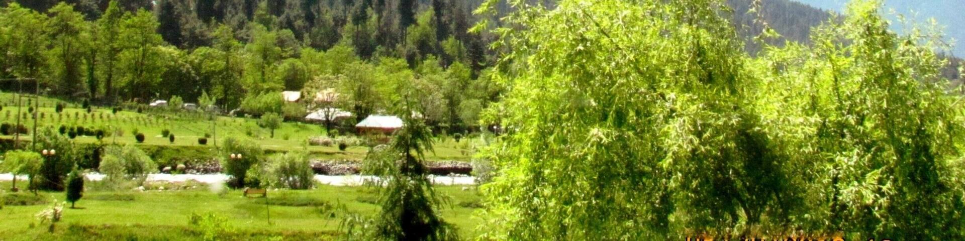 Pahalgaon in Kashmir Valley is a Natures paradise famous for the Greenery and the Lidder River passing through it.